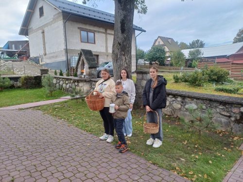 nasi-wolontariusze-podczas-kwesty-4