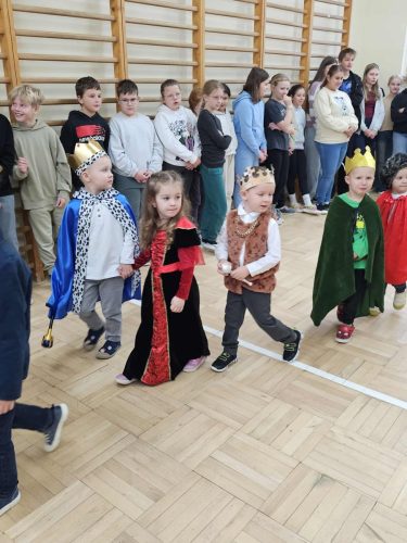 bef24fb2-93f9-4934-b8a9-37f023e19740