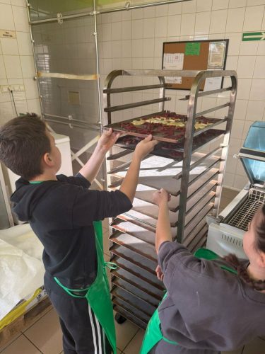 44d3f6ef-55d9-4b7e-91aa-a2833f73a11f