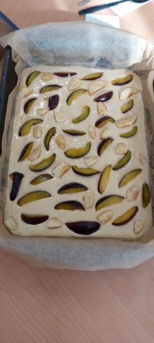 Zerowka-ze-swoja-pania-piecze-ciasto-8