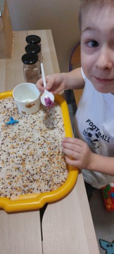 przedszkolaki-w-sali-terapeutycznej-1