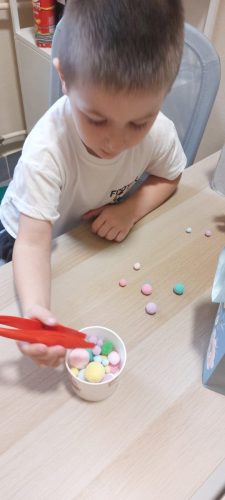 przedszkolaki-w-sali-terapeutycznej-13